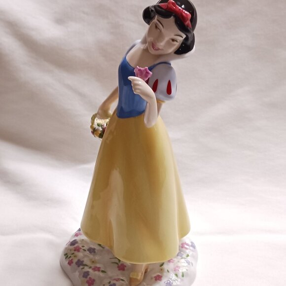 Excellent Condition Vintage Royal Doulton Snow White Figurine - Picture 5 of 6